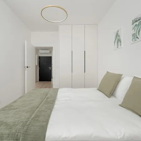 Appartement Dmowskiego Kepa Mieszczanska With Free Garage By Renters *