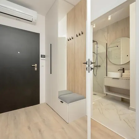 Dmowskiego Kepa Mieszczanska With Free Garage By Renters Appartement
