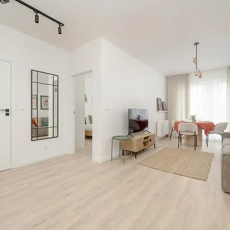 Appartement Dmowskiego Kepa Mieszczanska With Free Garage By Renters